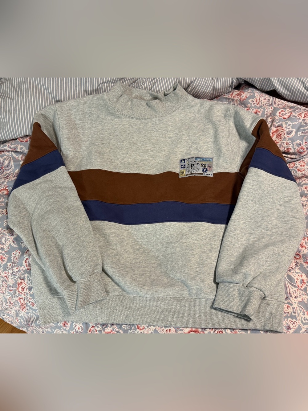 Parke Mockneck Miami travel jet set crew sweatshirt L/XL EUC